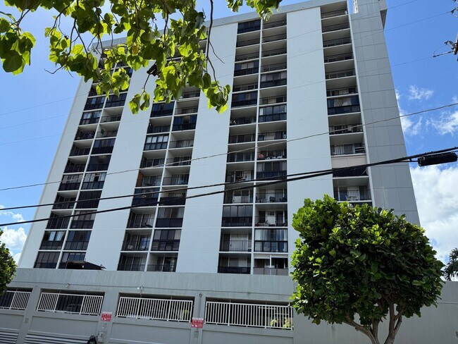 Building Photo - Upgraded 1 Bedroom, 1 Bath, 1 Parking, Con...