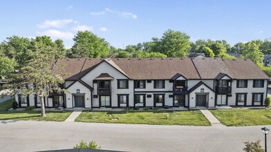 Building Photo - 5953 Walnut Cir Dr
