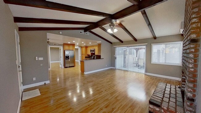 Building Photo - 5517 Thelma Ave