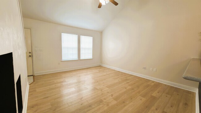 Building Photo - 3189 Sawtooth Dr