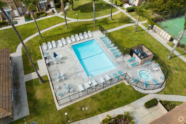 Pool and Spa - Furnished Corporate Housing Townhome