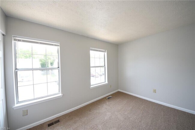 Building Photo - 313 Gaylor Ln