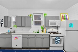 Building Photo - 4621 Quincy St