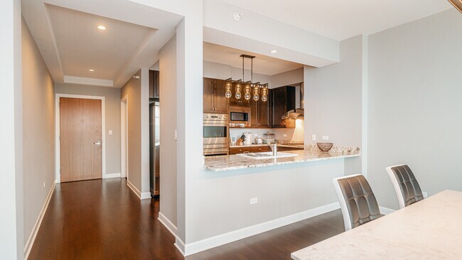 Building Photo - 1201 S Prairie Ave