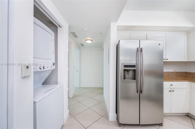 Building Photo - 117 NW 42nd Ave