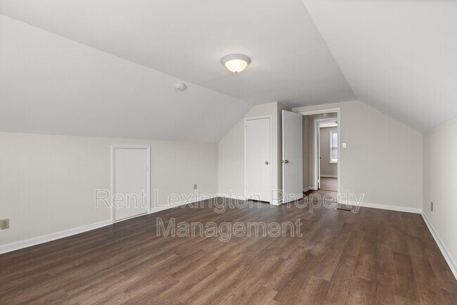 Building Photo - 312 Boiling Springs Dr