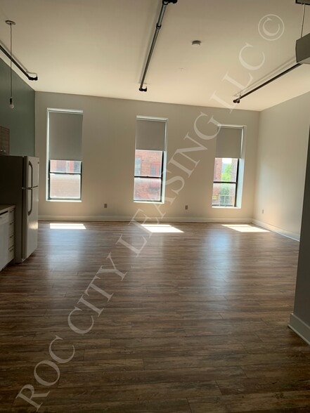 Unit 310 Living Space - Hive@155 and Hive Andrews
