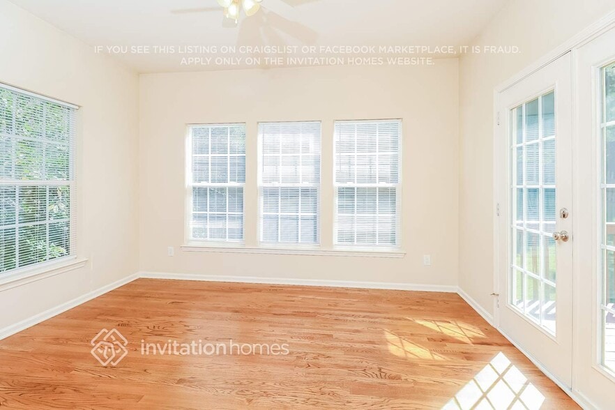 Building Photo - 2201 Baggins Ln