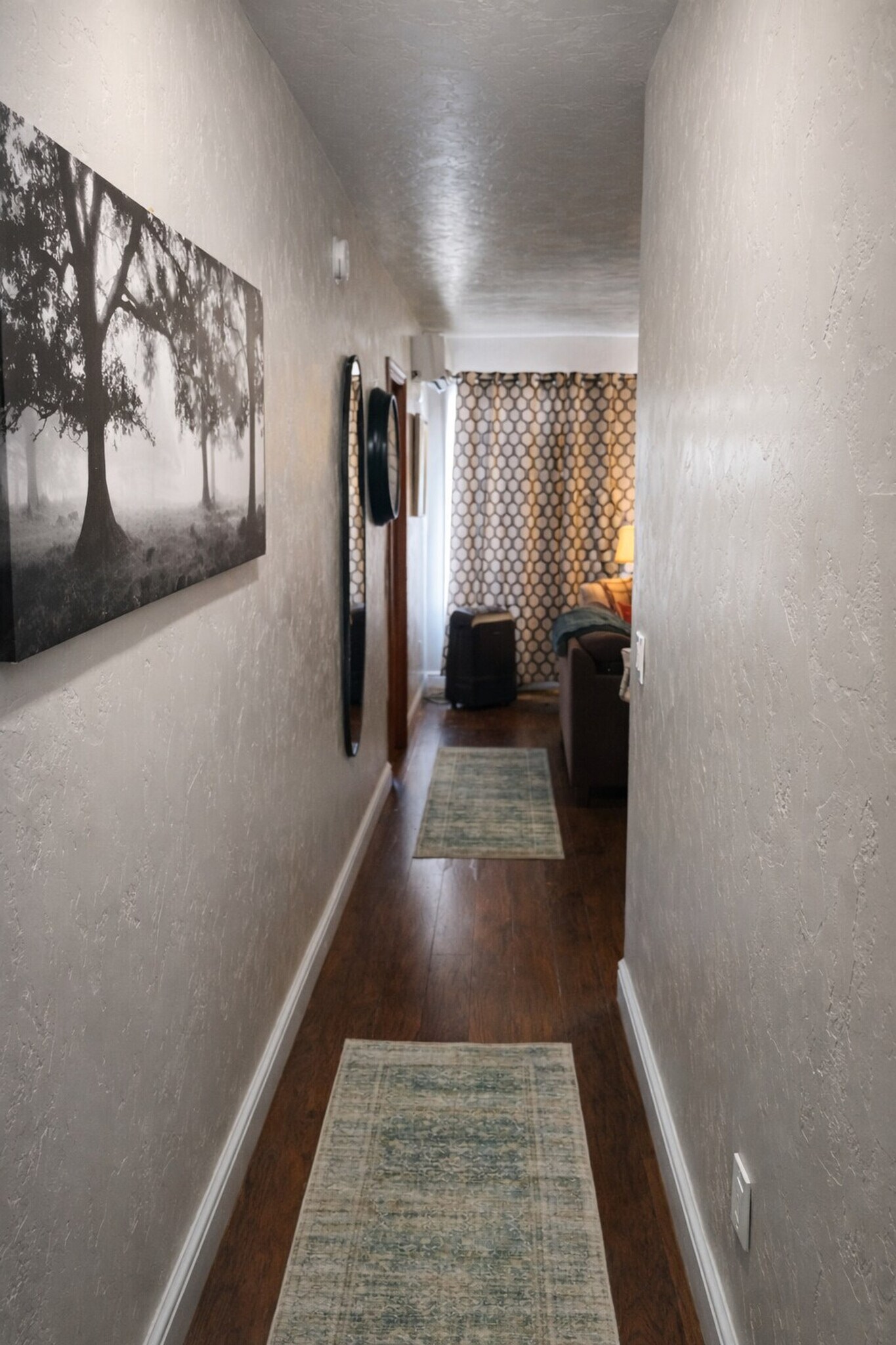 Building Photo - 22 W Main St