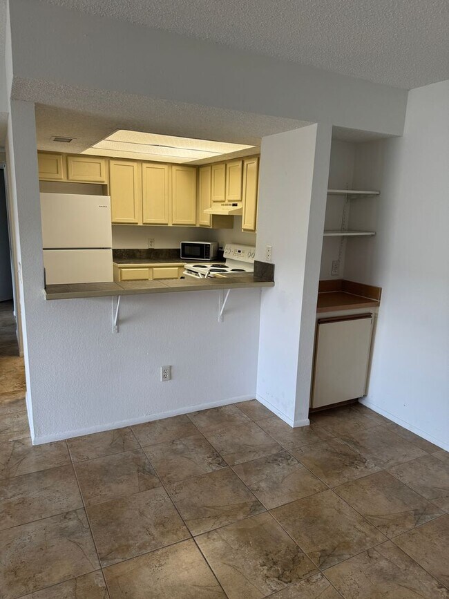Building Photo - Great rent and a great community