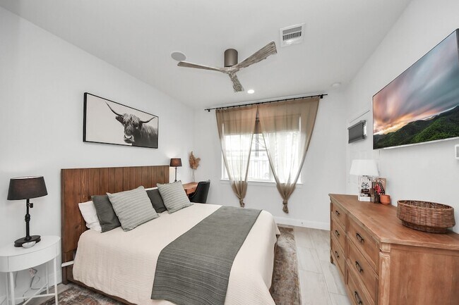 Building Photo - 1721 Eado Point Ln