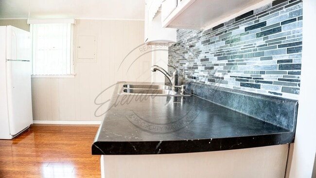 Building Photo - Charming 3-Bedroom Home with a Basement in...