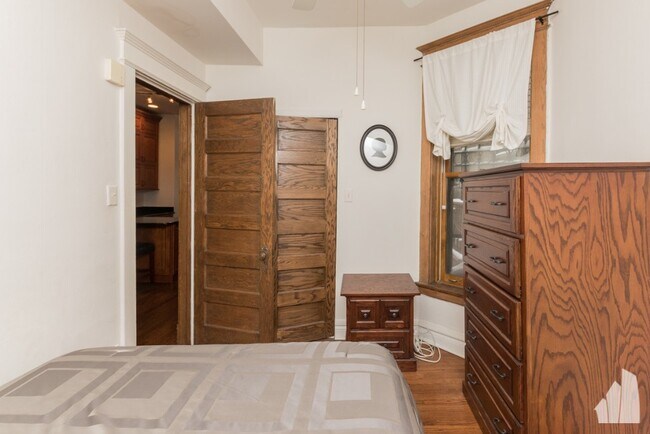 Building Photo - 3744 N Fremont St