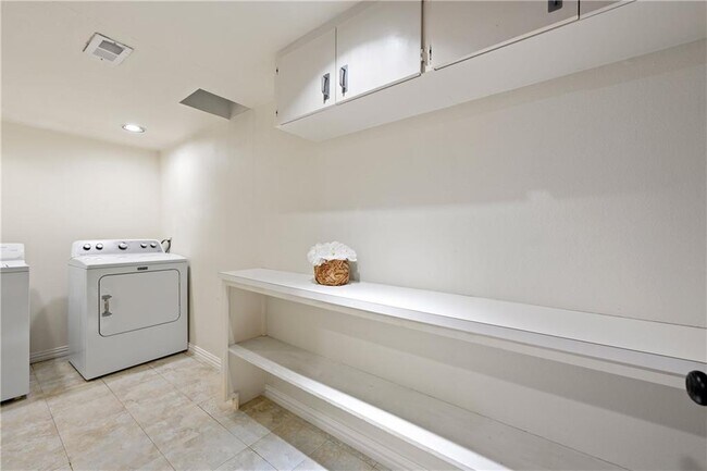 Building Photo - 10108 Talleyran Dr
