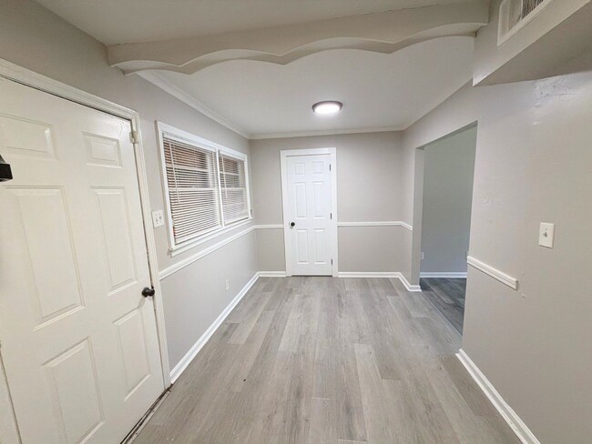 Building Photo - 2017 Lauretta Ave