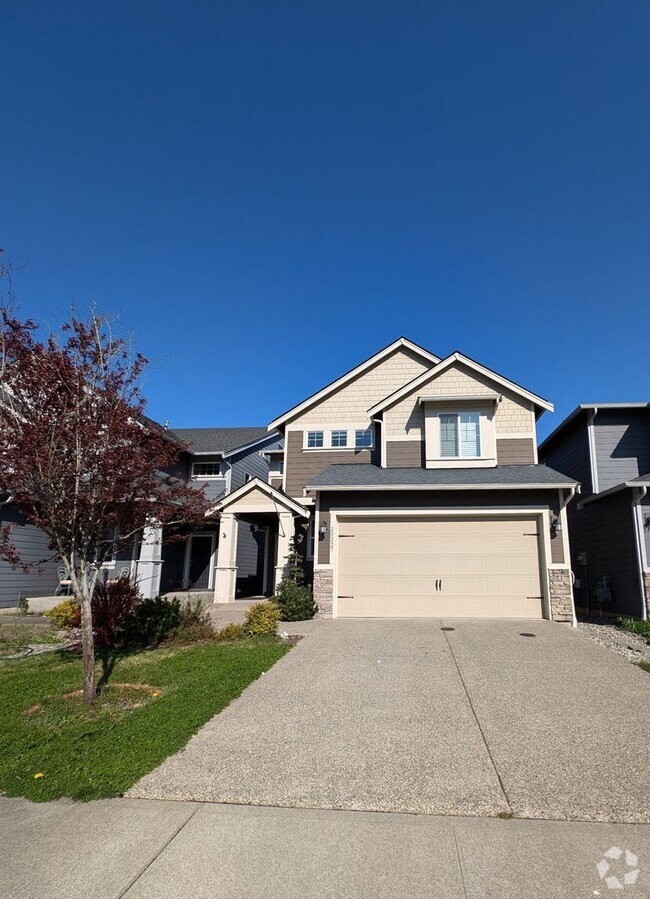 Building Photo - Immaculate 5-bedroom + den w/ mountain vie...
