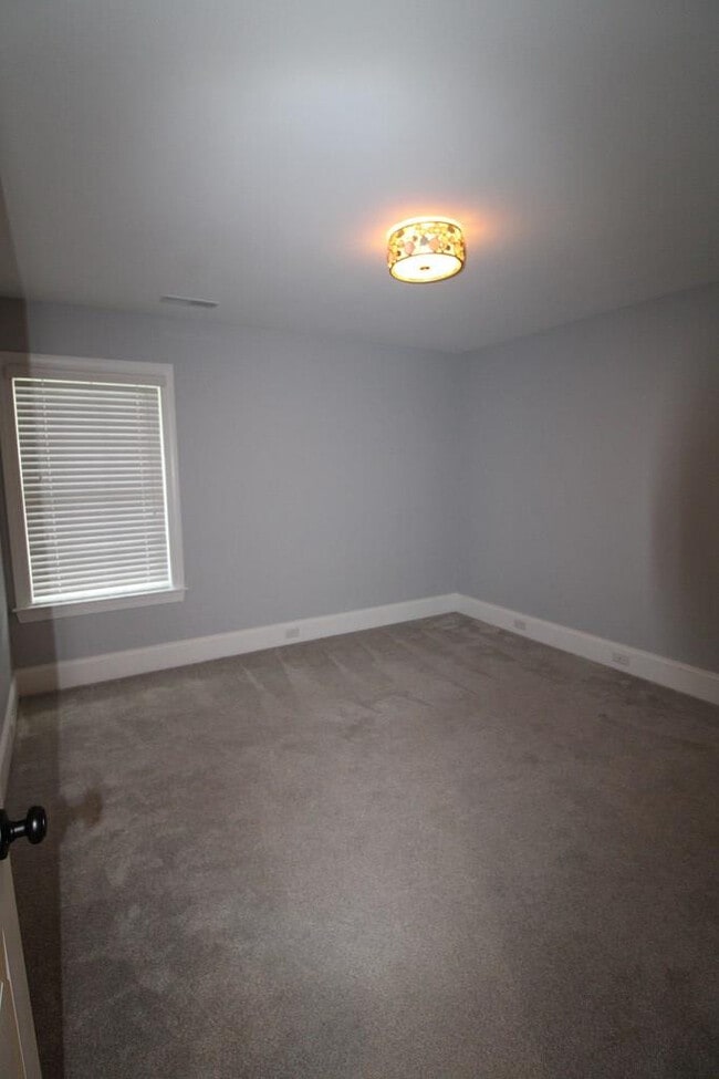 Building Photo - 2930 S Wise Dr