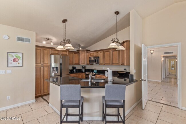 Building Photo - 6073 E Beck Ln