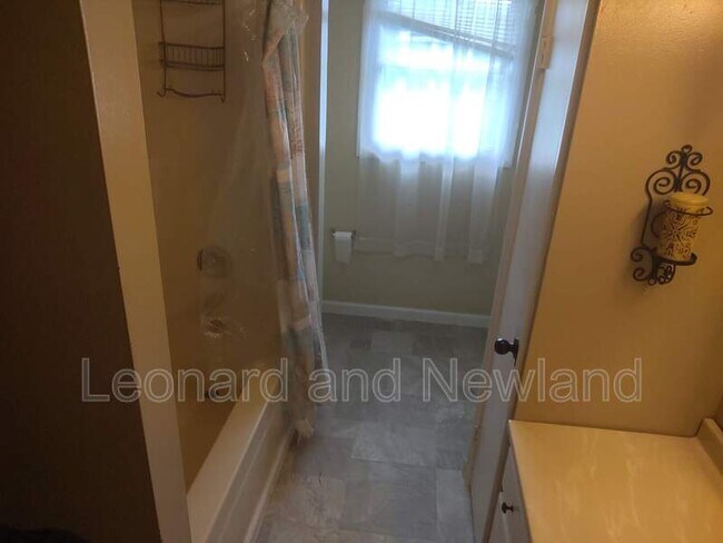 Building Photo - 17372 Leatherwood Rd