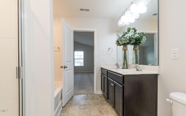 Building Photo - 6733 Osprey Landing Dr