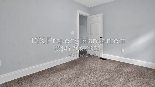 Building Photo - 616 Lilley Ave