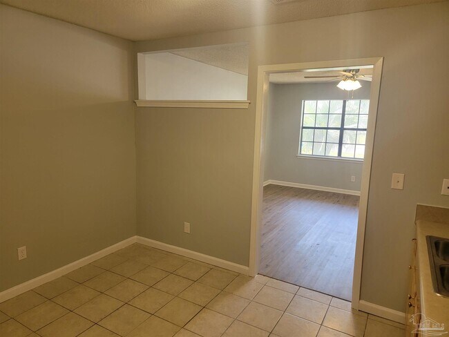 Building Photo - 1030 Sable Dr