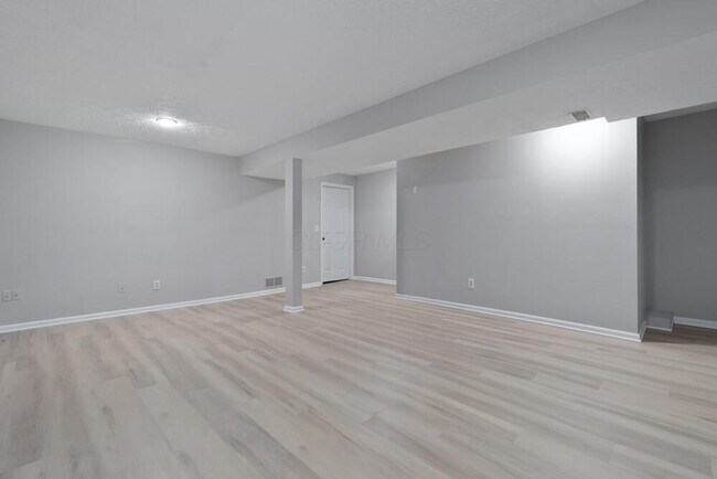 Building Photo - 6251 Tara Hill Dr
