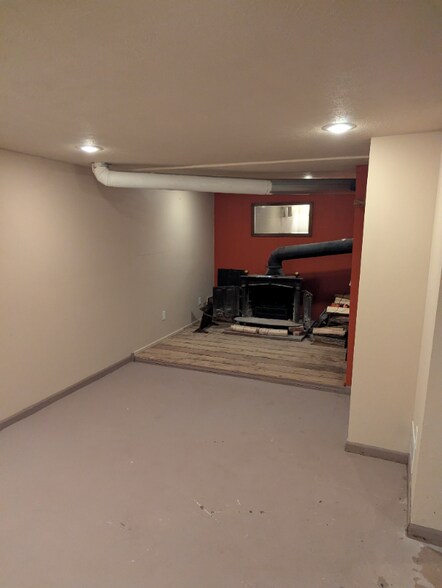 Building Photo - 541 Altgeld St