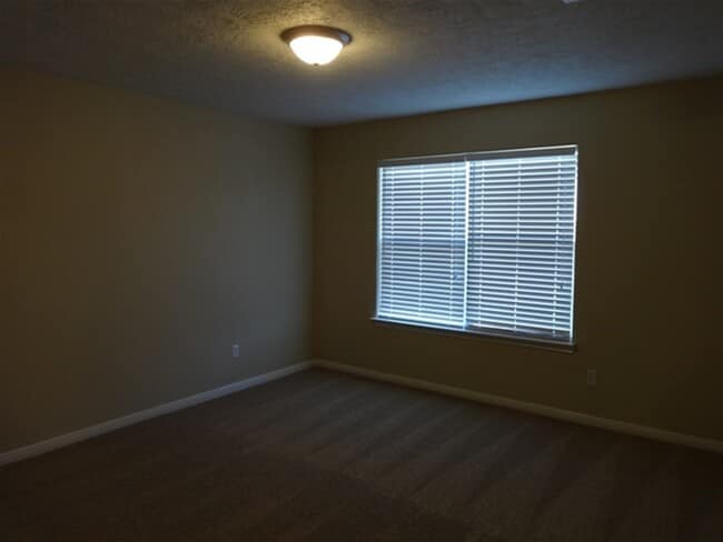Building Photo - 9116 Dolphin Cir