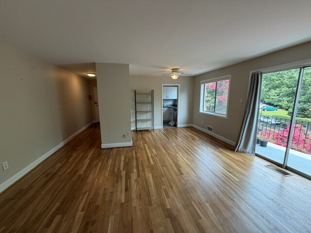 Building Photo - 10513 Weymouth St