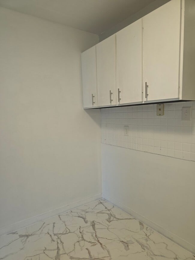 Building Photo - CONDO IN PIKE CREEK