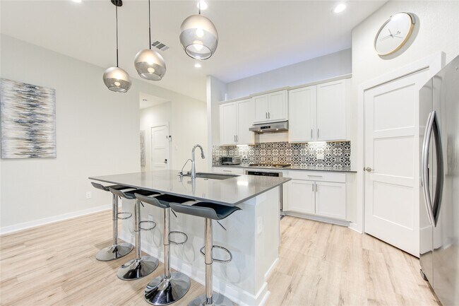 Building Photo - 22534 Petrizzi Ln