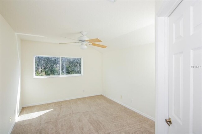 Building Photo - ANNUAL - 4/2.5 LARGE/CLEAN  HOME - GATED C...