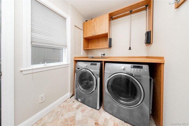 Building Photo - 2310 Dogwood St