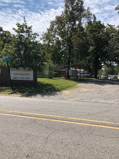 Building Photo - 1717 Hatcher Rd