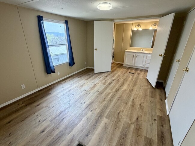 Building Photo - 41 Windy Hill Rd