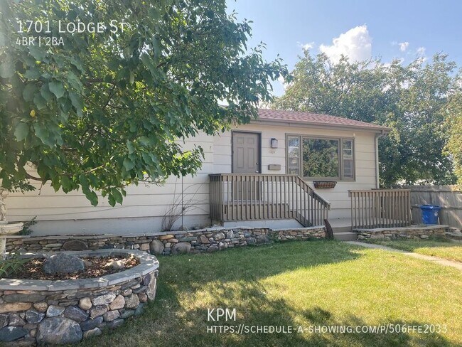Building Photo - 1701 Lodge St