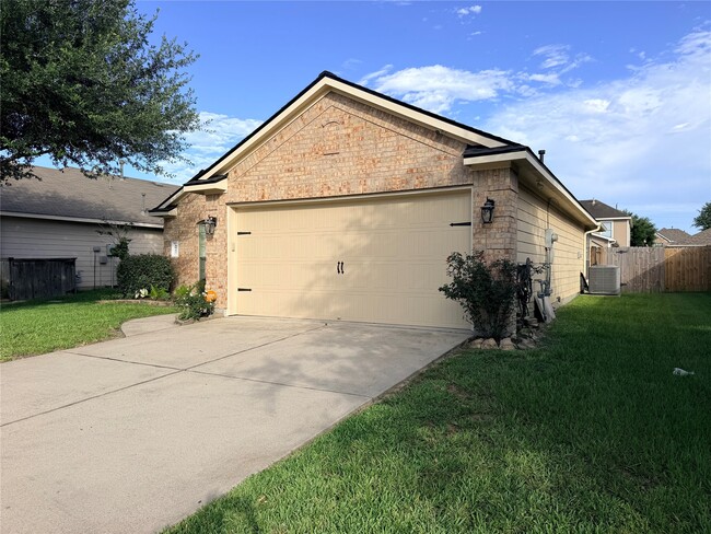 Building Photo - 1807 Emerson Ridge Dr