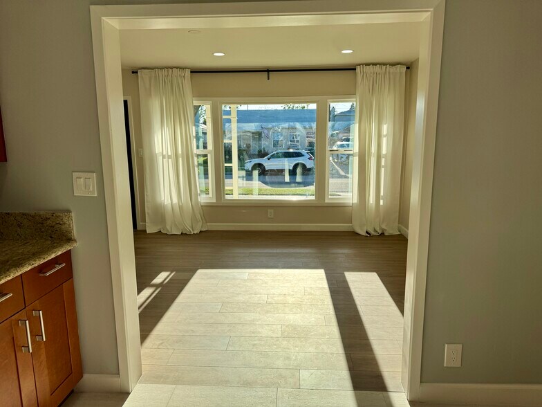 Living Room - 5516 Pepperwood Ave