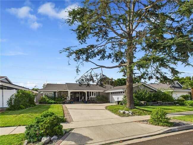 Building Photo - 2857 Ellesmere Ave