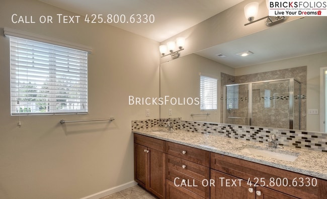 Building Photo - Your Puyallup Dream Home is Here – Open Layout, amazing Kitchen & More