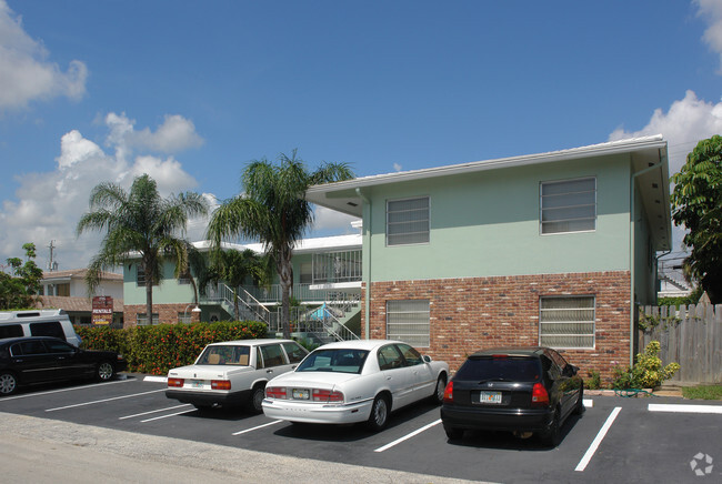 Building Photo - River Wood Apartments