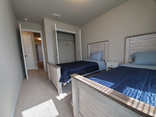 Building Photo - 5764 Callaway Cir