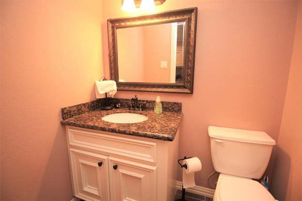 Building Photo - 2330 Lakewood Yacht Club Dr
