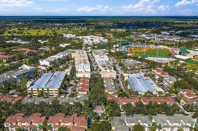 Building Photo - 1203 Town Center Dr