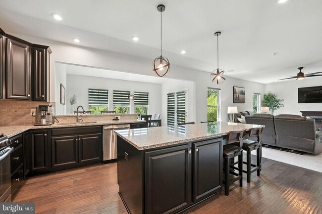 Building Photo - 2283 River Birch Rd