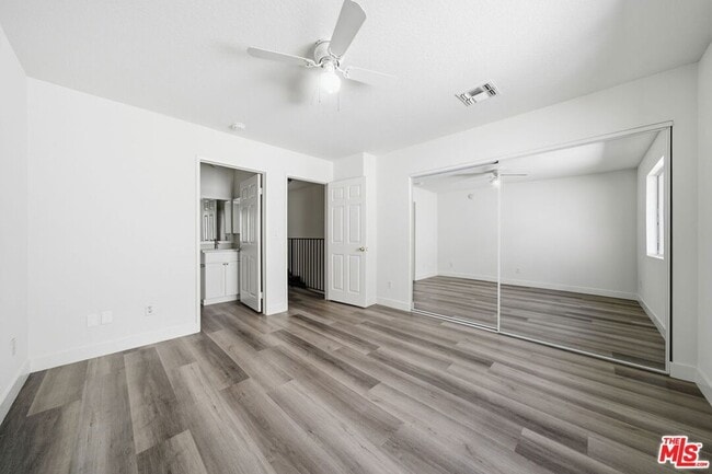 Building Photo - 6616 Sylmar Ave