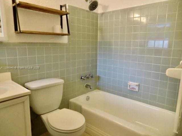 Building Photo - 2724 NE 32nd St