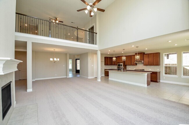 Building Photo - 4711 Hollow Tree Dr