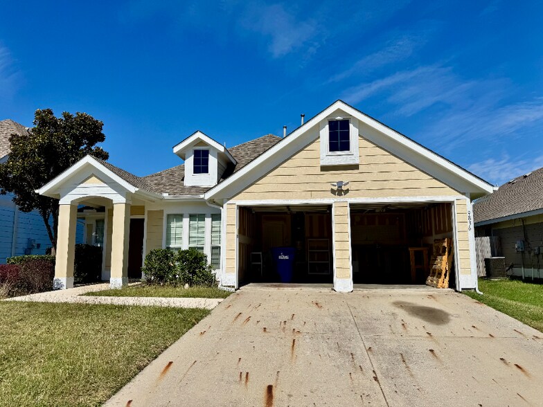 Primary Photo - 9836 Wild Ginger Dr